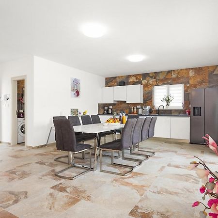 Villa Nur Pula Eksteriør billede